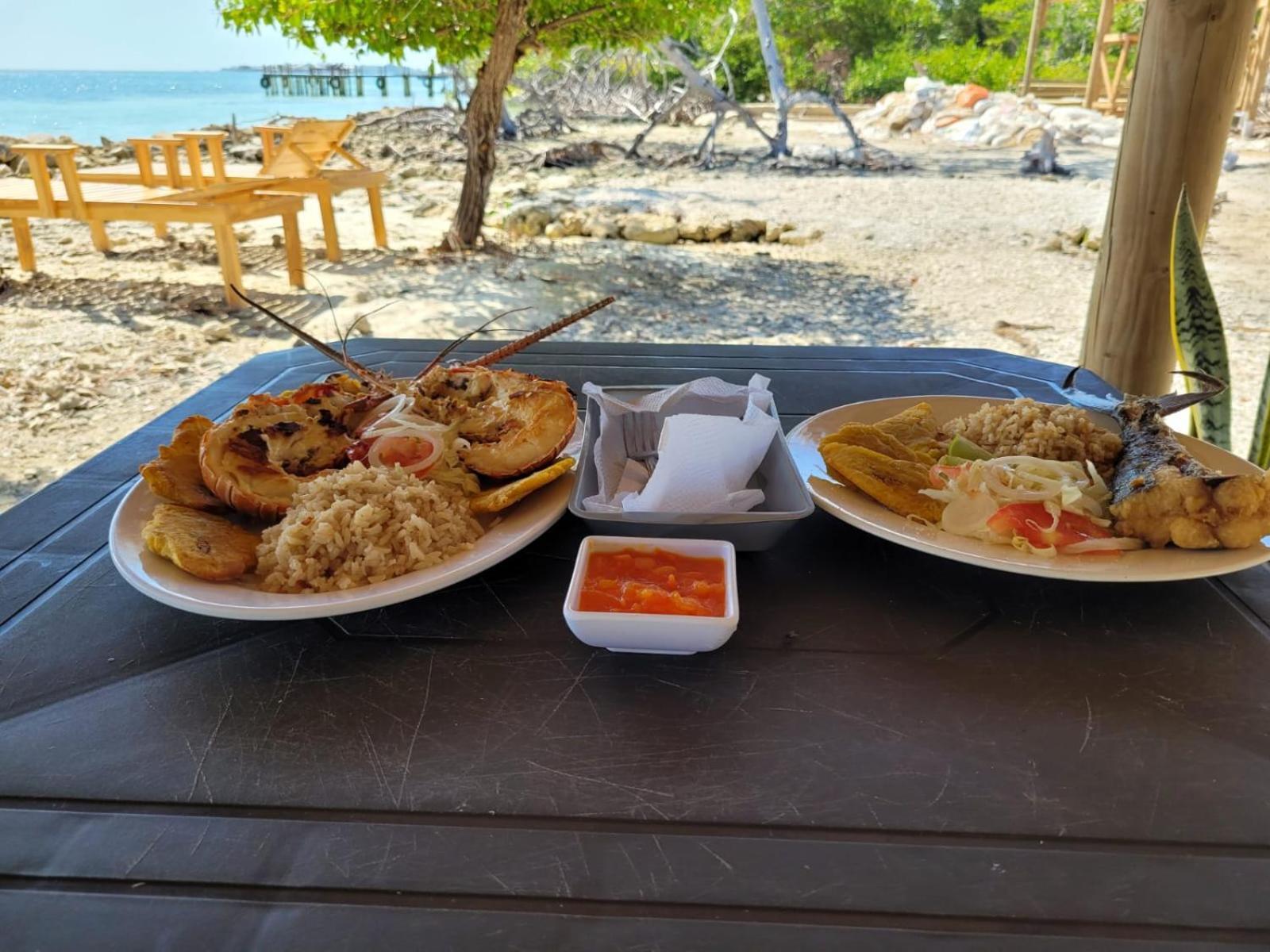 Hostel Villa Luz Beach Tintipan Island Exterior foto