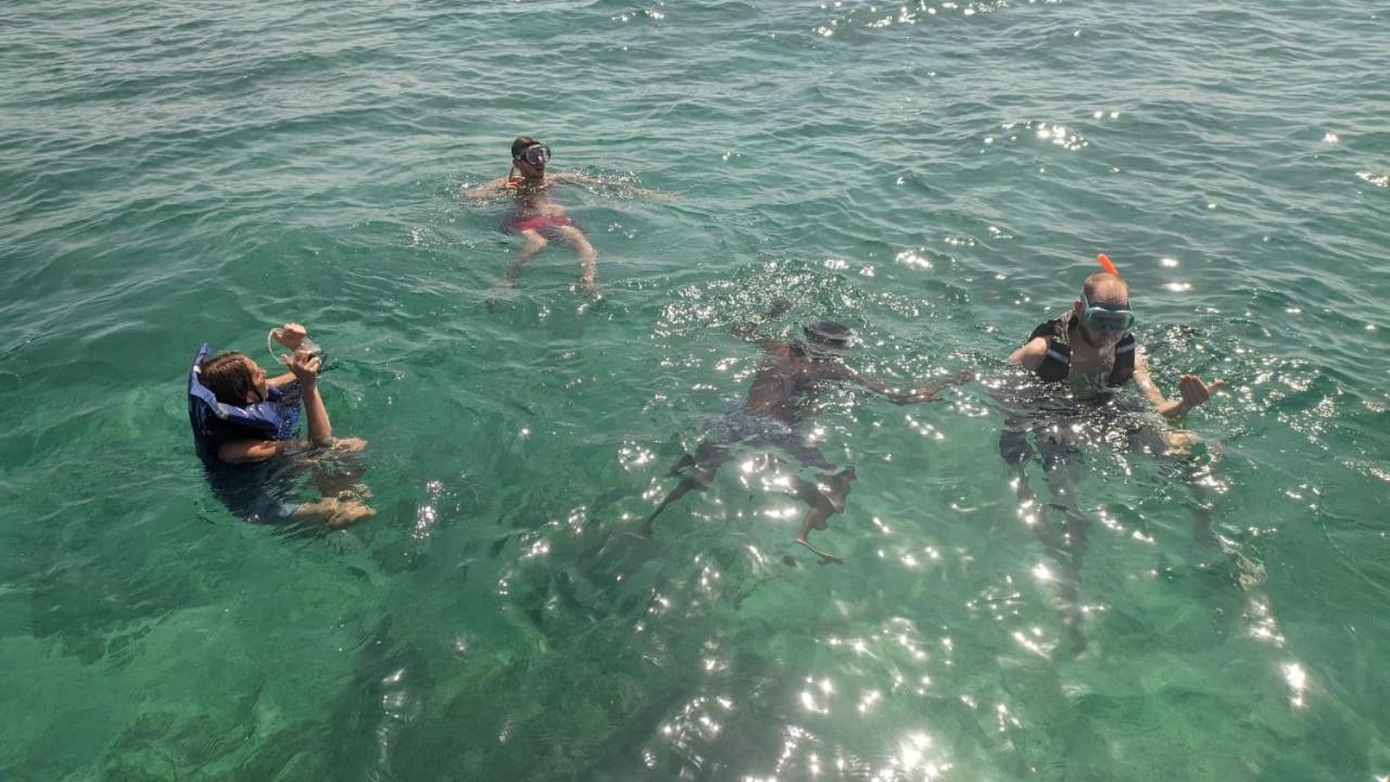 Hostel Villa Luz Beach Tintipan Island Exterior foto
